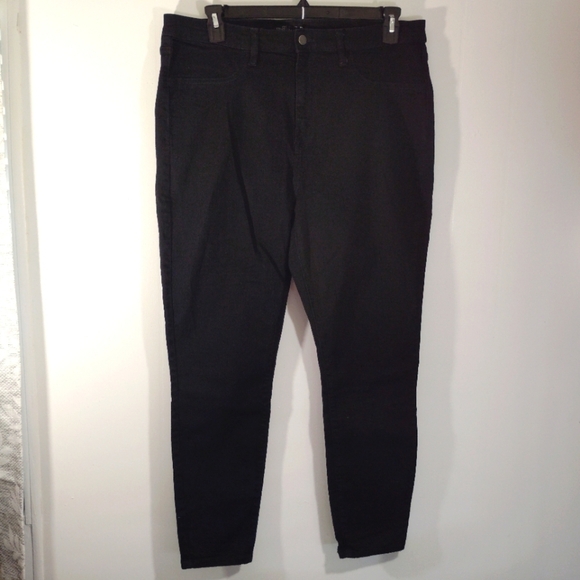 Sz 18 Wild Fable Black Denim Jeans Cotton Stretch Skinny Tapered Leg 34R - Picture 1 of 12
